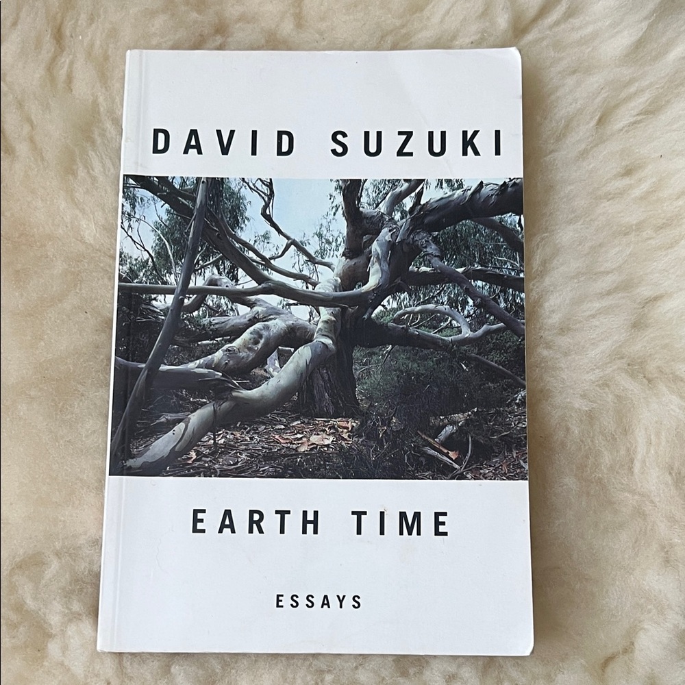 📚3/$20 David Suzuki “Earth Time” Book
